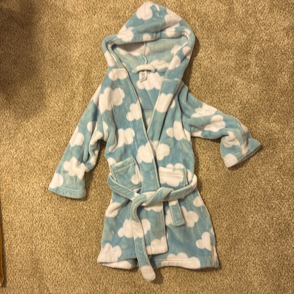 Tucker and Tate fleece robe, size 4/5